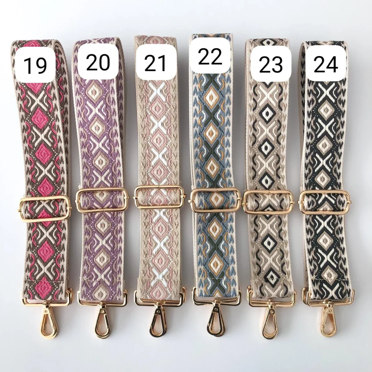 Porta móvil piel caqui iniciales bordadas - Imagen 8