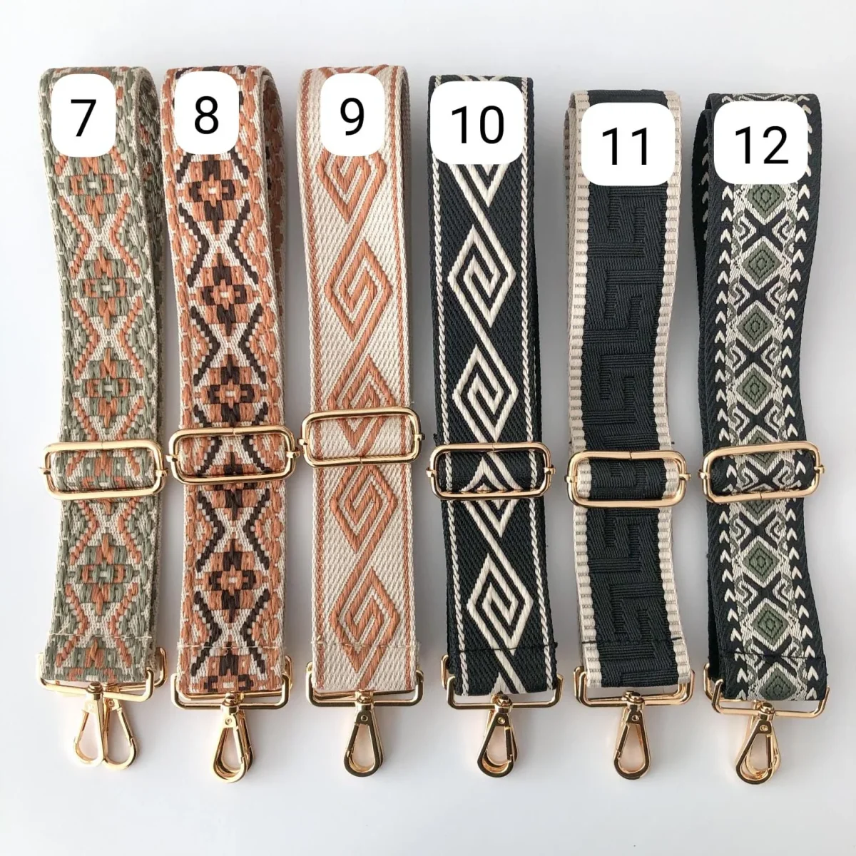 Porta móvil piel taupe tachuelas doradas - Imagen 8