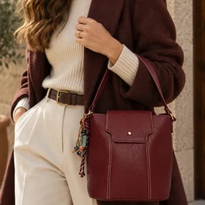 Bolso Mujer Bandolera de Mano con Solapa Burdeos y Correa Ajustable