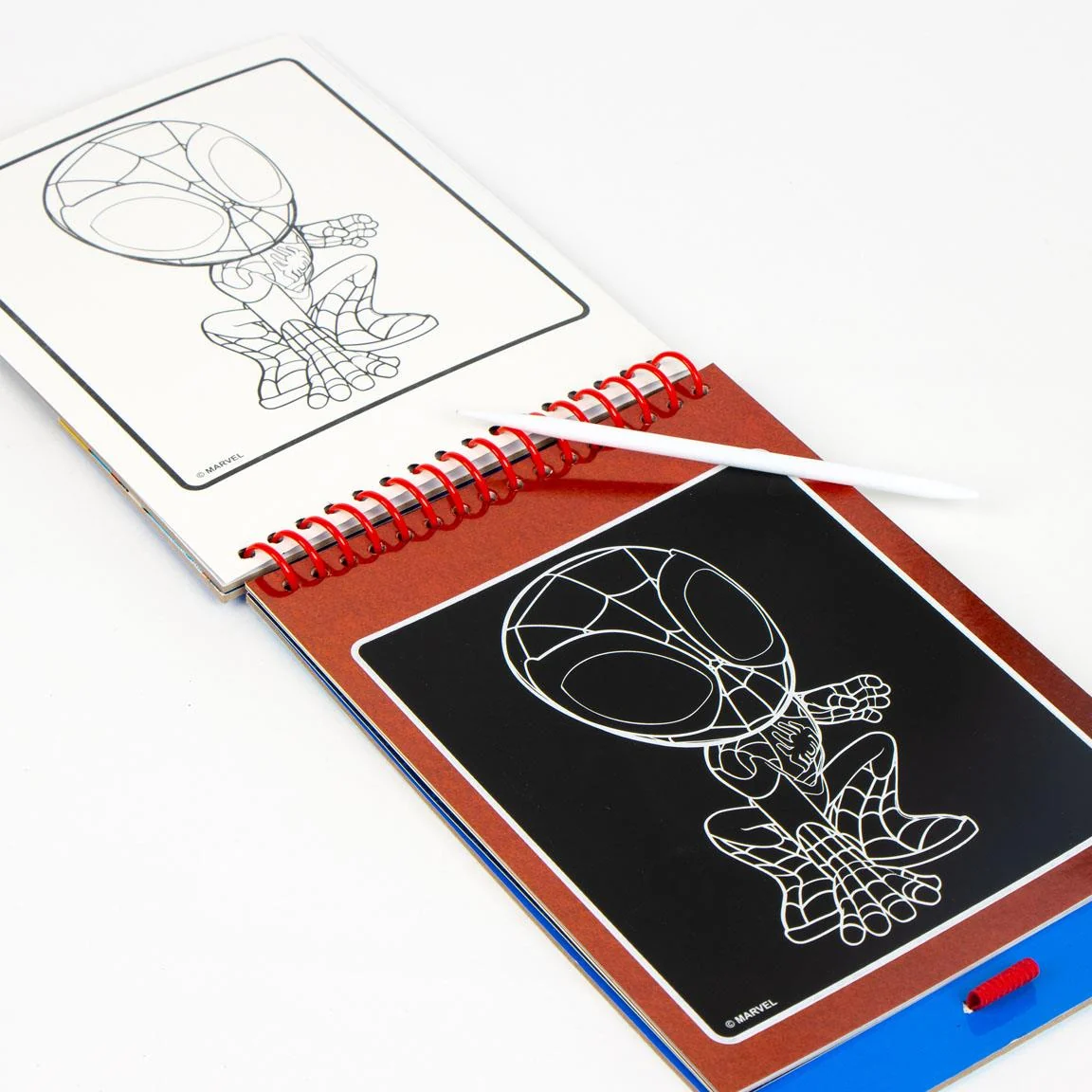 SET DE PAPELERIA SCRATCH BOOK SPIDEY - Imagen 3