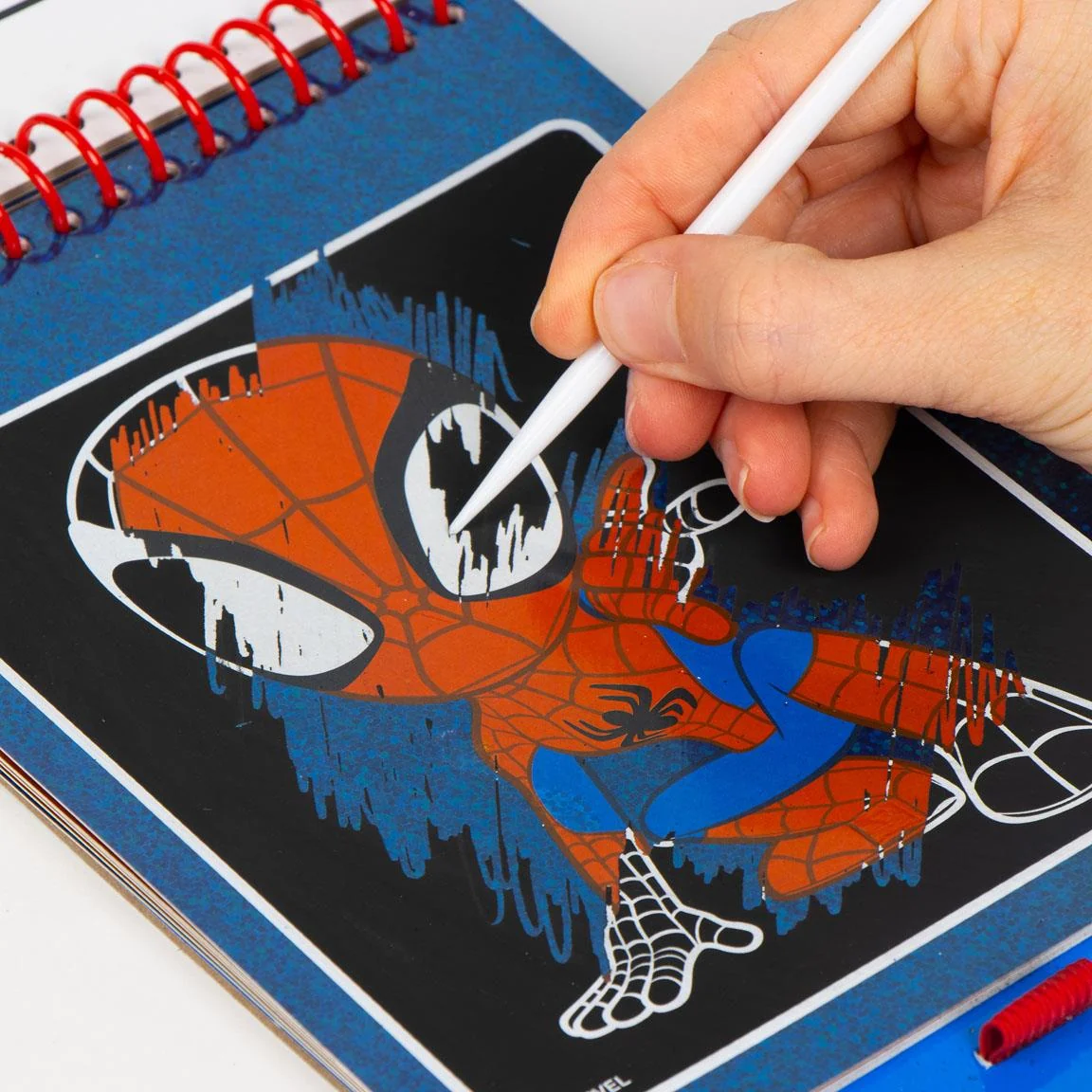 SET DE PAPELERIA SCRATCH BOOK SPIDEY - Imagen 4