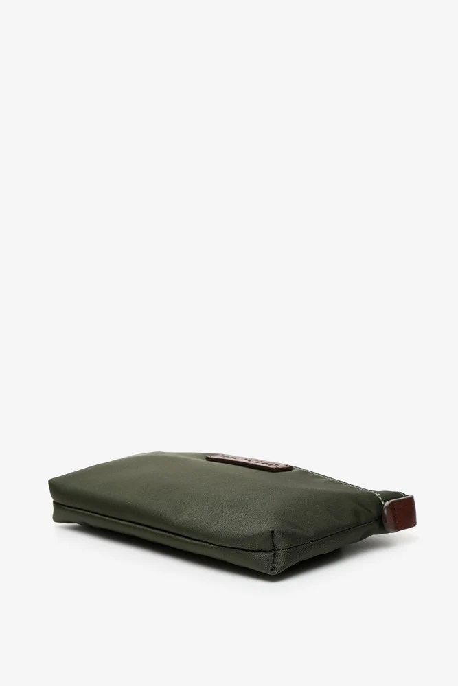 Neceser plano de mujer en materiales reciclados verde - Imagen 4