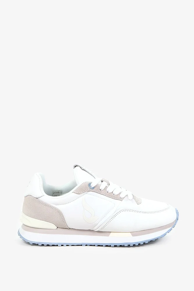 Zapatilla de mujer en blanco