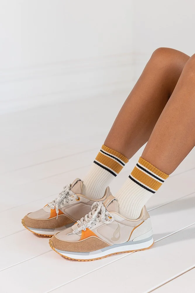 Zapatilla de mujer en naranja - Imagen 3