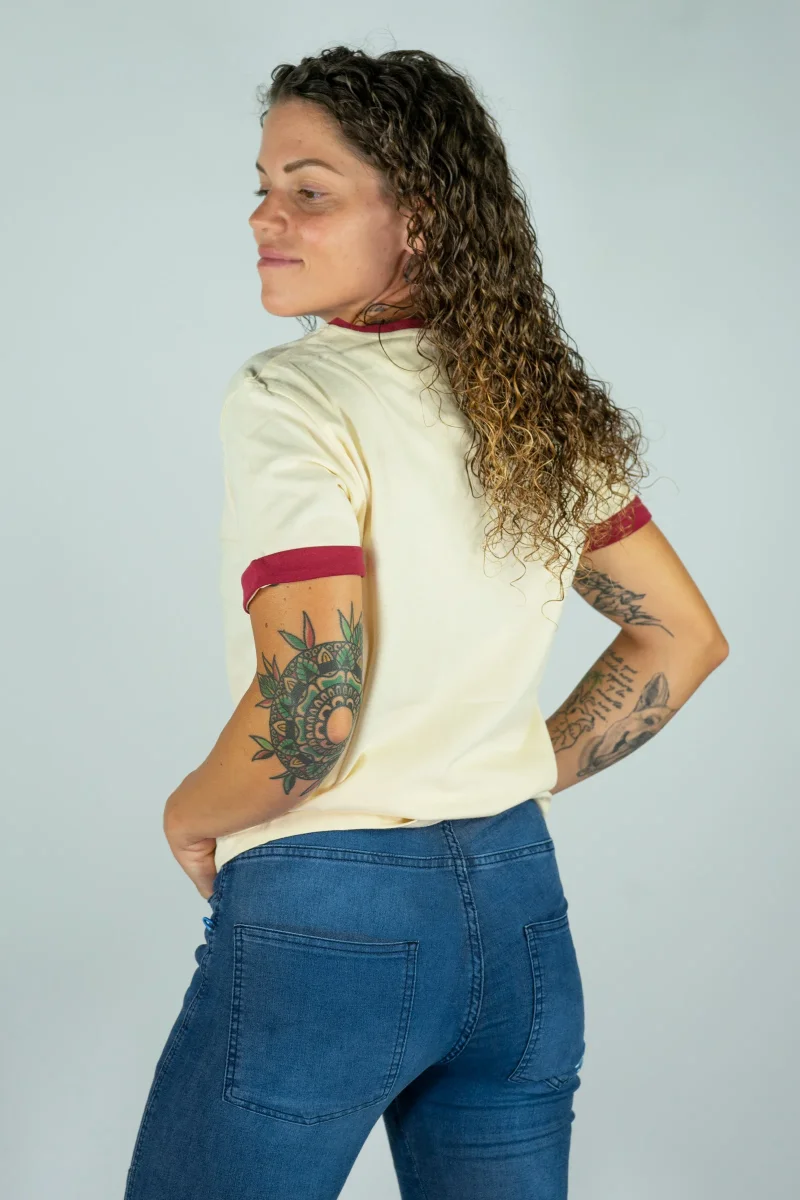 Camiseta Algodón Orgánico Ringer Beige Mujer - Imagen 4