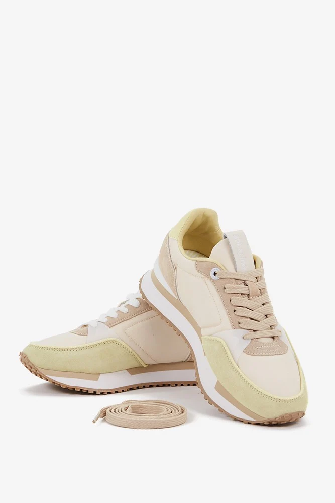 Zapatilla de mujer en beige - Imagen 8