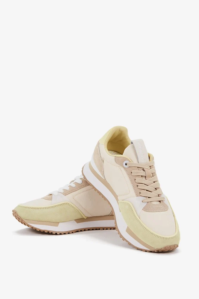 Zapatilla de mujer en beige - Imagen 9