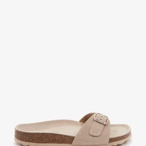 Sandalia plana con hebilla de mujer en beige