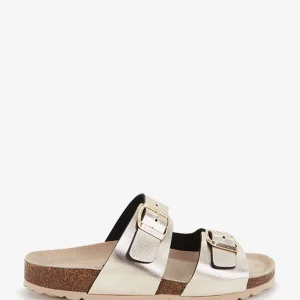 Sandalia plana de mujer en beige perlado