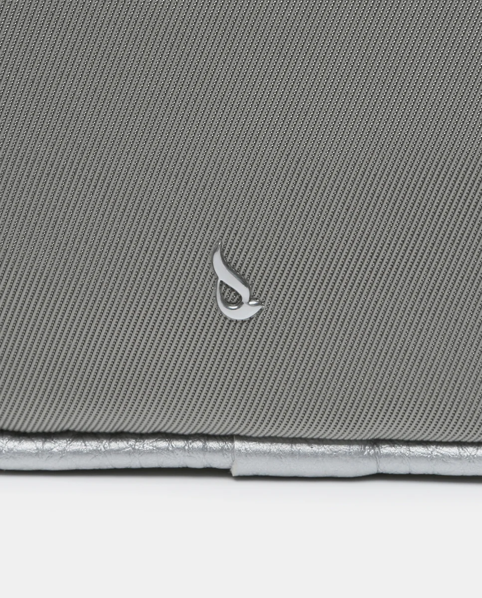 Bolso para el móvil en materiales reciclados gris - Imagen 7