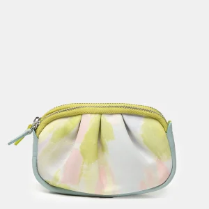 Neceser en piel con estampado en tonos verdes