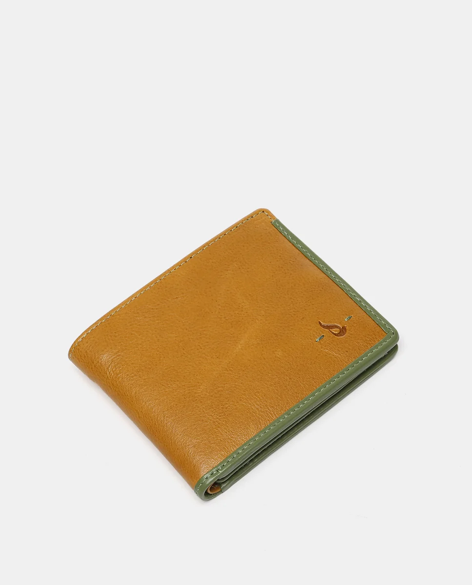 Cartera de hombre de piel con protección RFID en ámbar - Imagen 6
