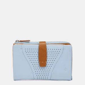 Cartera mediana de piel azul claro
