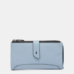 Cartera grande de piel azul claro