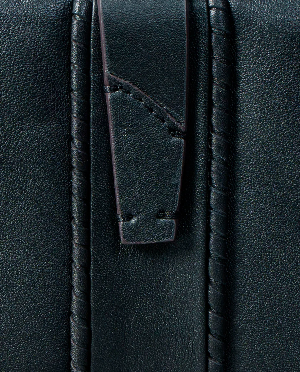 Cartera grande de mujer en piel negra - Imagen 9