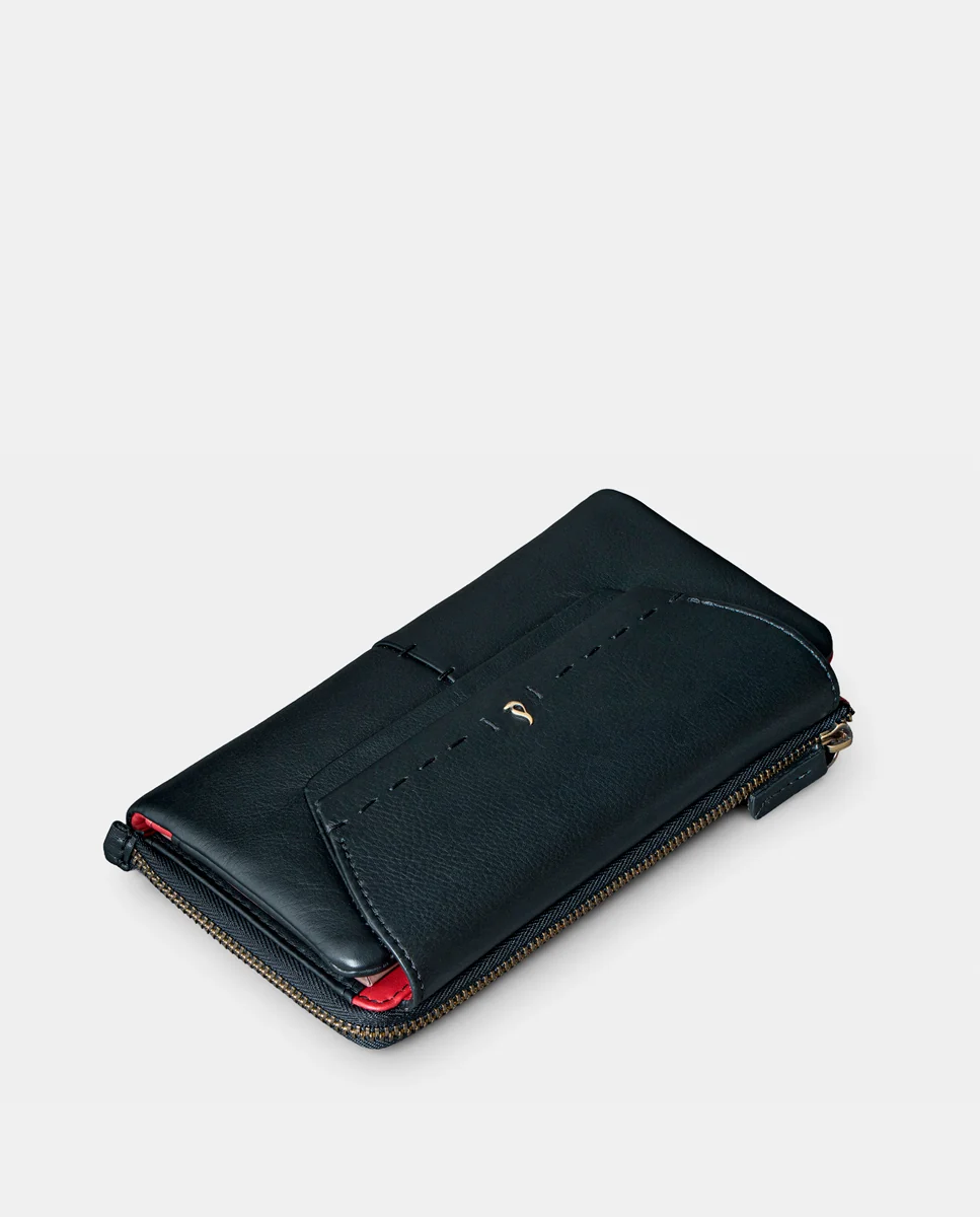 Cartera grande de mujer en piel negra - Imagen 6