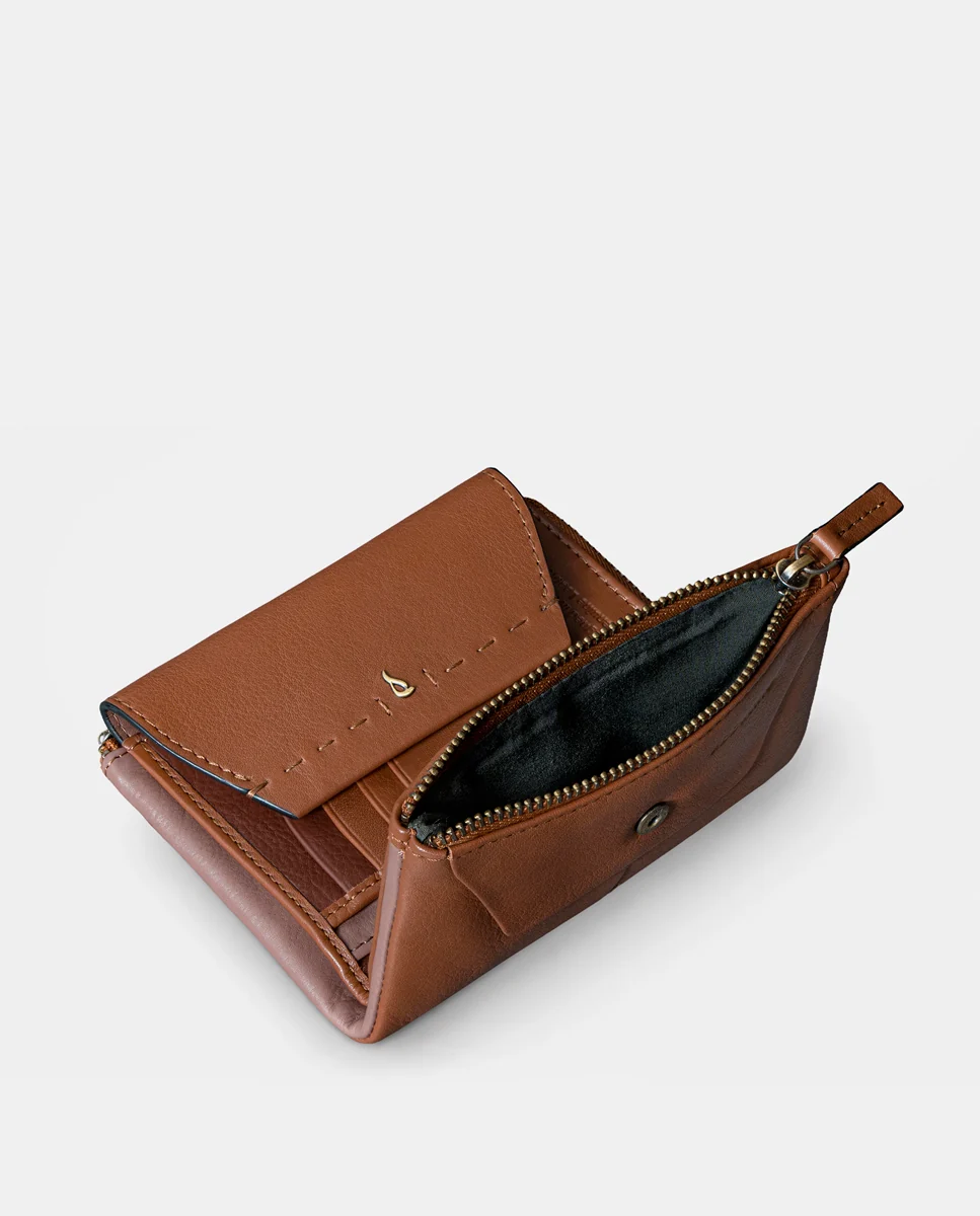 Cartera mediana de mujer en piel cognac - Imagen 7