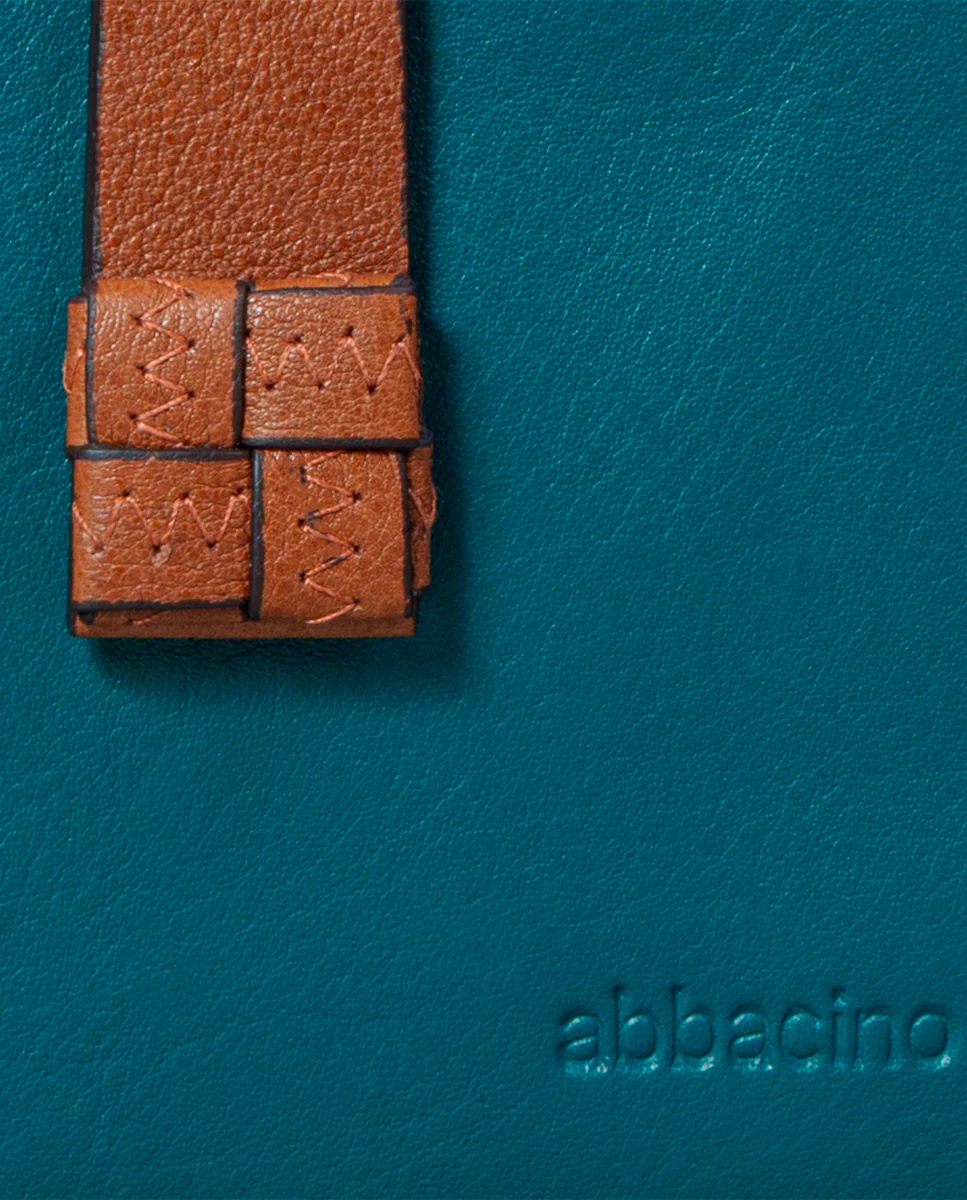 Cartera pequeña de mujer en piel azul - Imagen 8