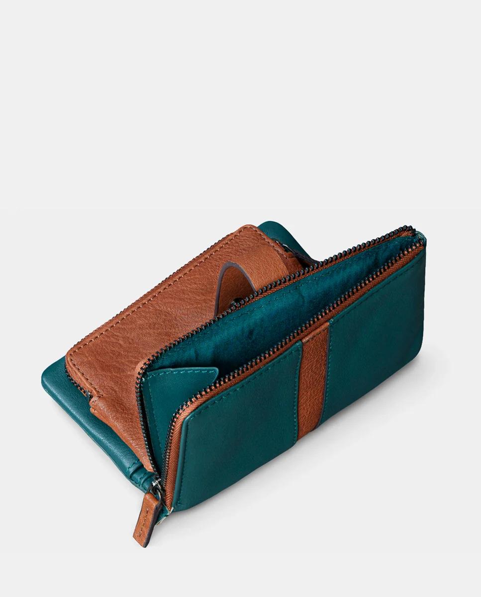 Cartera mediana de mujer en piel azul - Imagen 4