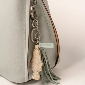 Llavero charm pez en piel turquesa