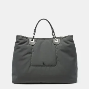 Bolso de mano grande de nylon en gris