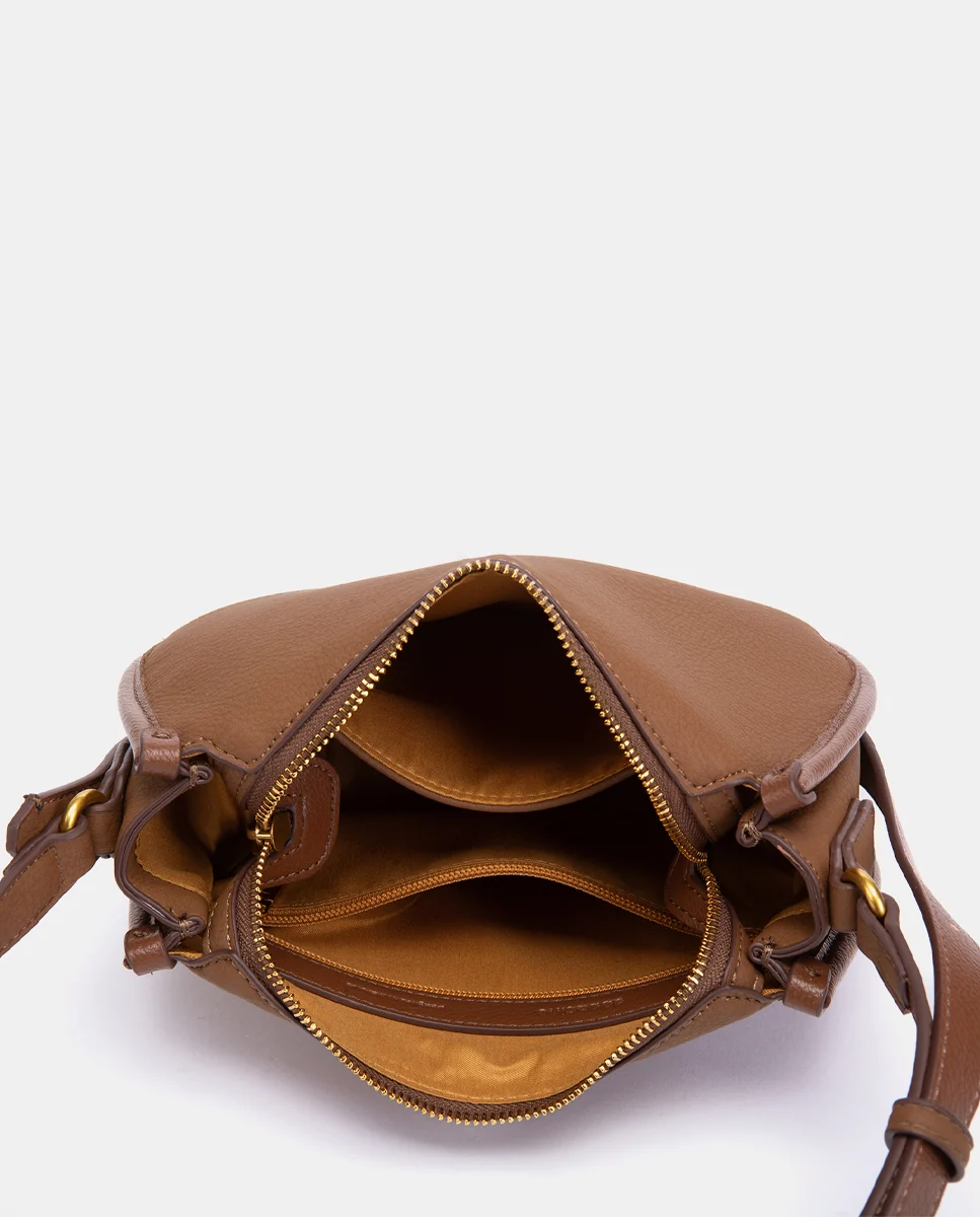 Bandolera en materioales reciclados cognac - Imagen 7