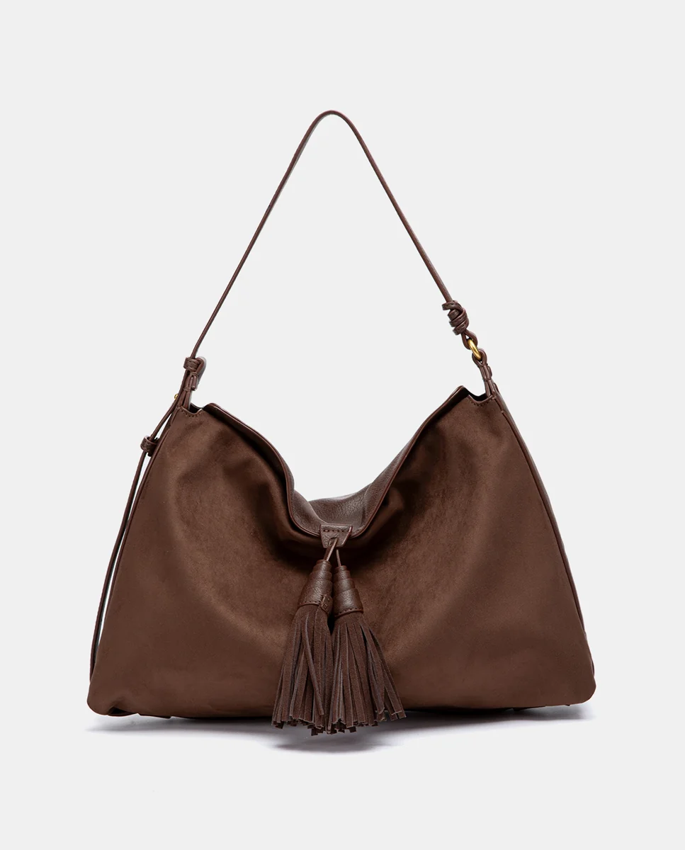 Bolso de hombro con borla marrón