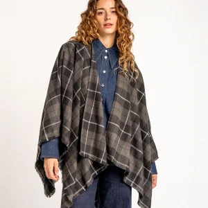 Poncho a cuadros negro