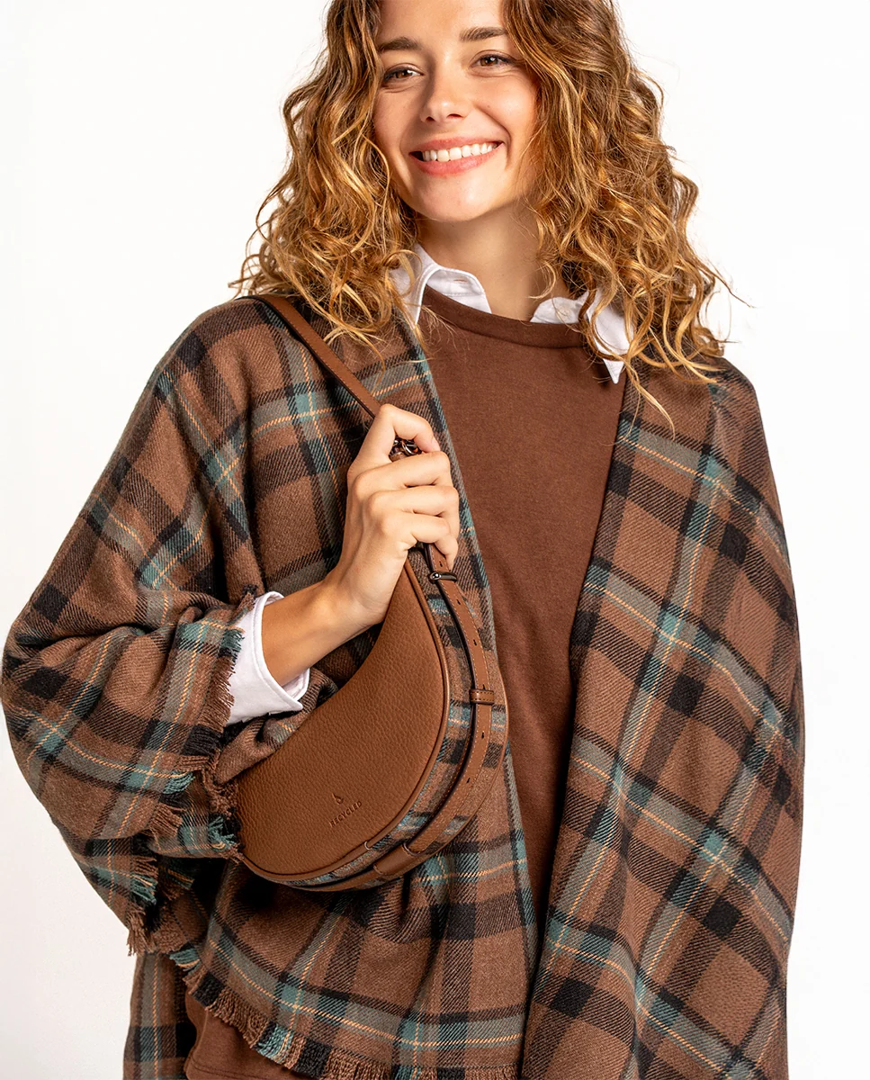 Poncho a cuadros marrón - Imagen 4