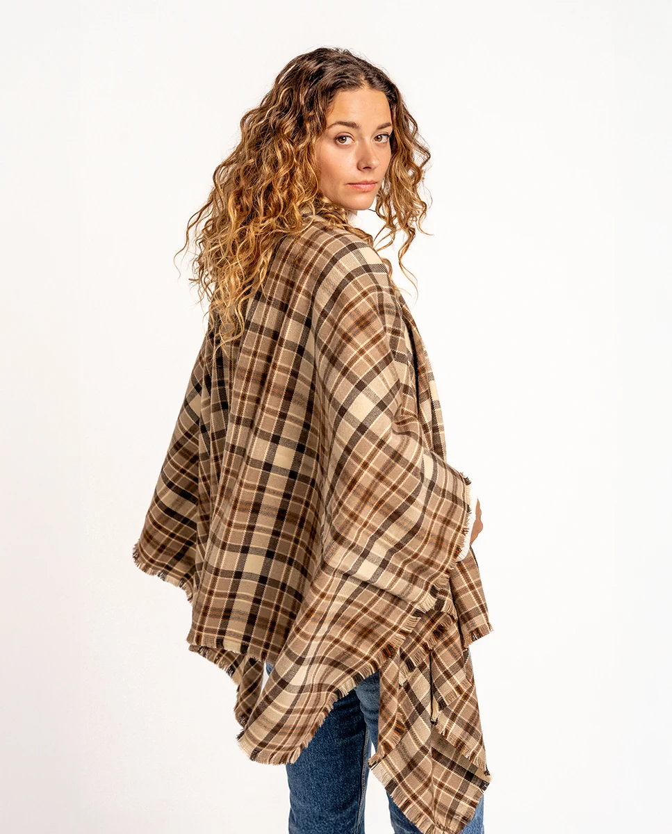 Poncho a cuadros taupe - Imagen 5