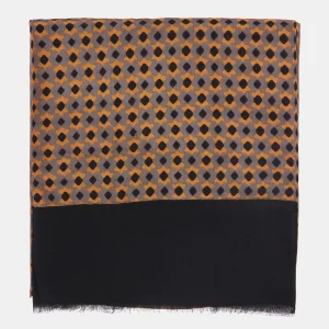 Pañuelo de viscosa con estampado grométrico negro