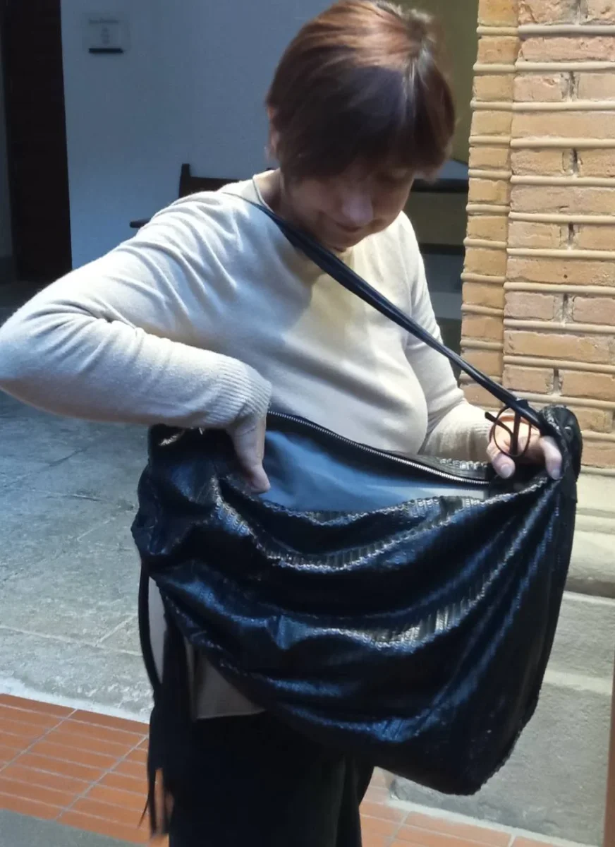 Bolso Grande Bandolera Piel Negro - Imagen 9