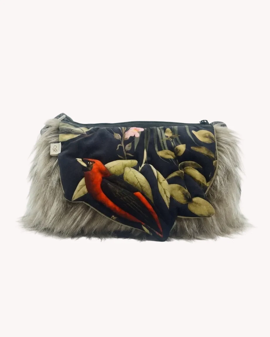 Bolso Clutch 3D Relieve Loro Tropical Pelo Gris - Imagen 4