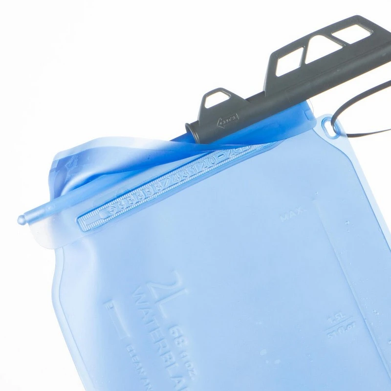 Bolsa de agua trekking 2L Forclaz MT500 - Imagen 3