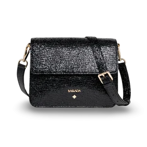 Bolso hombro en piel caprino con acabado en charol arrugado