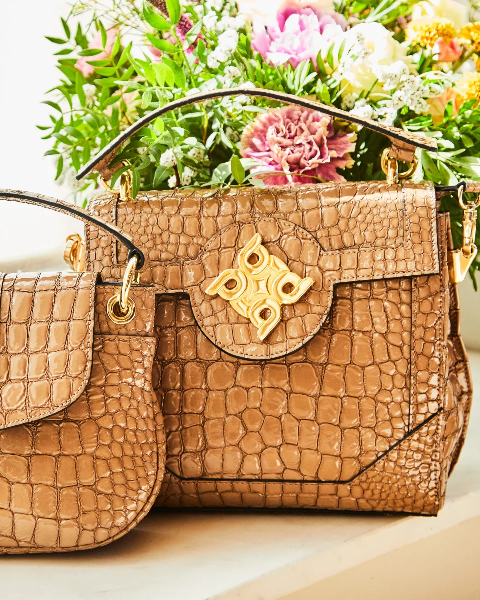 Bolso de lujo para llevar en mano, artesanal en piel caprino - Imagen 9