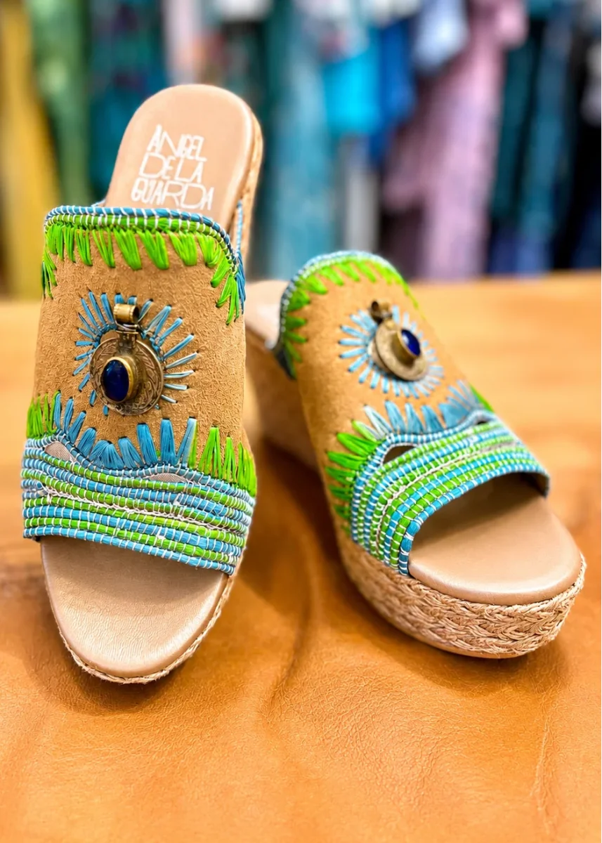 Sandalias verde y azul claro - Imagen 2