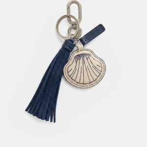 Llavero charm concha en piel azul