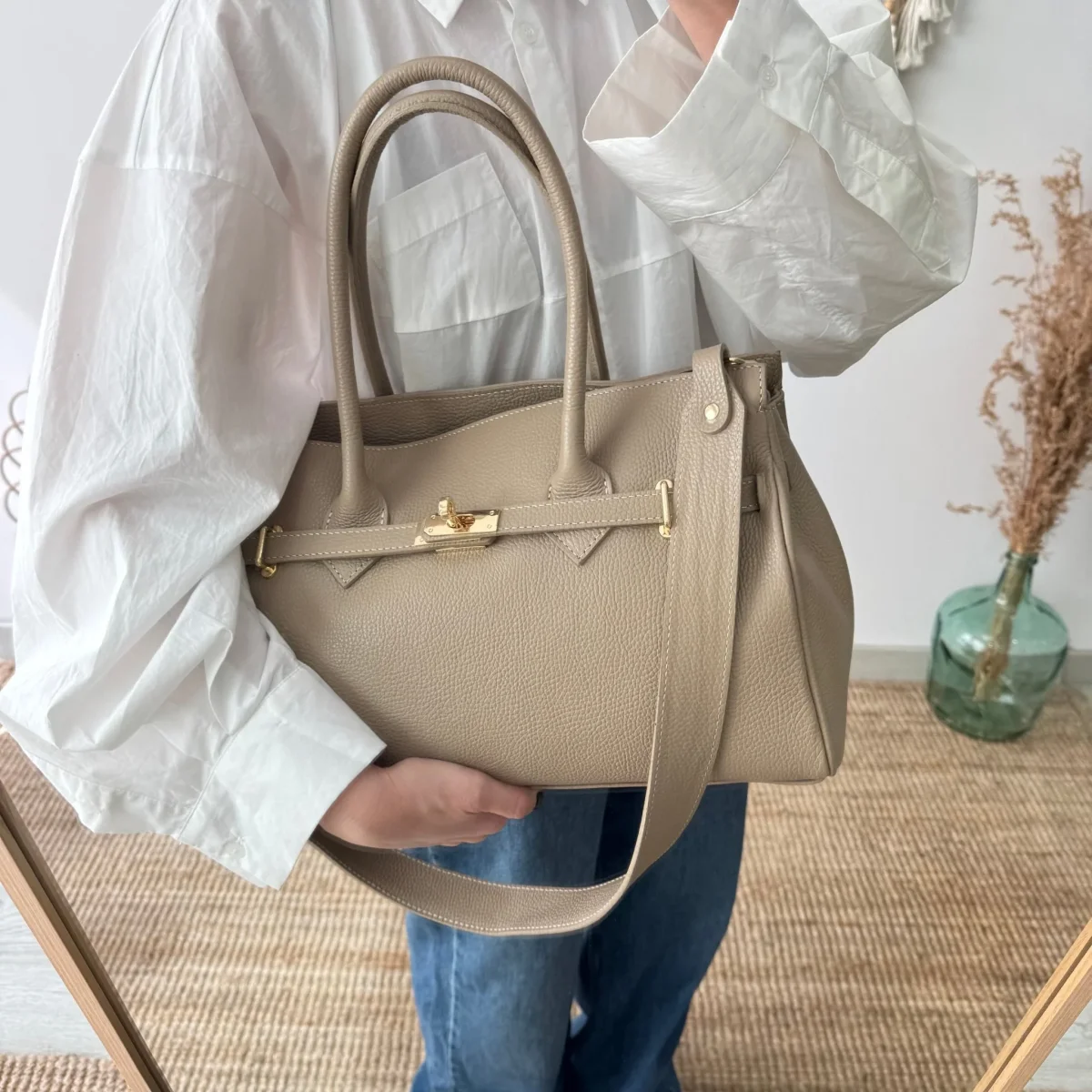 Bolso shopper taupe cierre dorado - Imagen 7