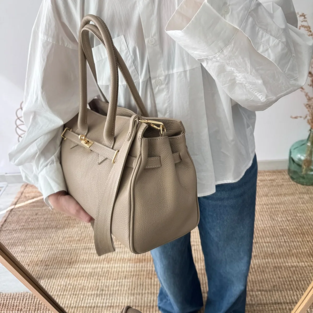 Bolso shopper taupe cierre dorado - Imagen 5