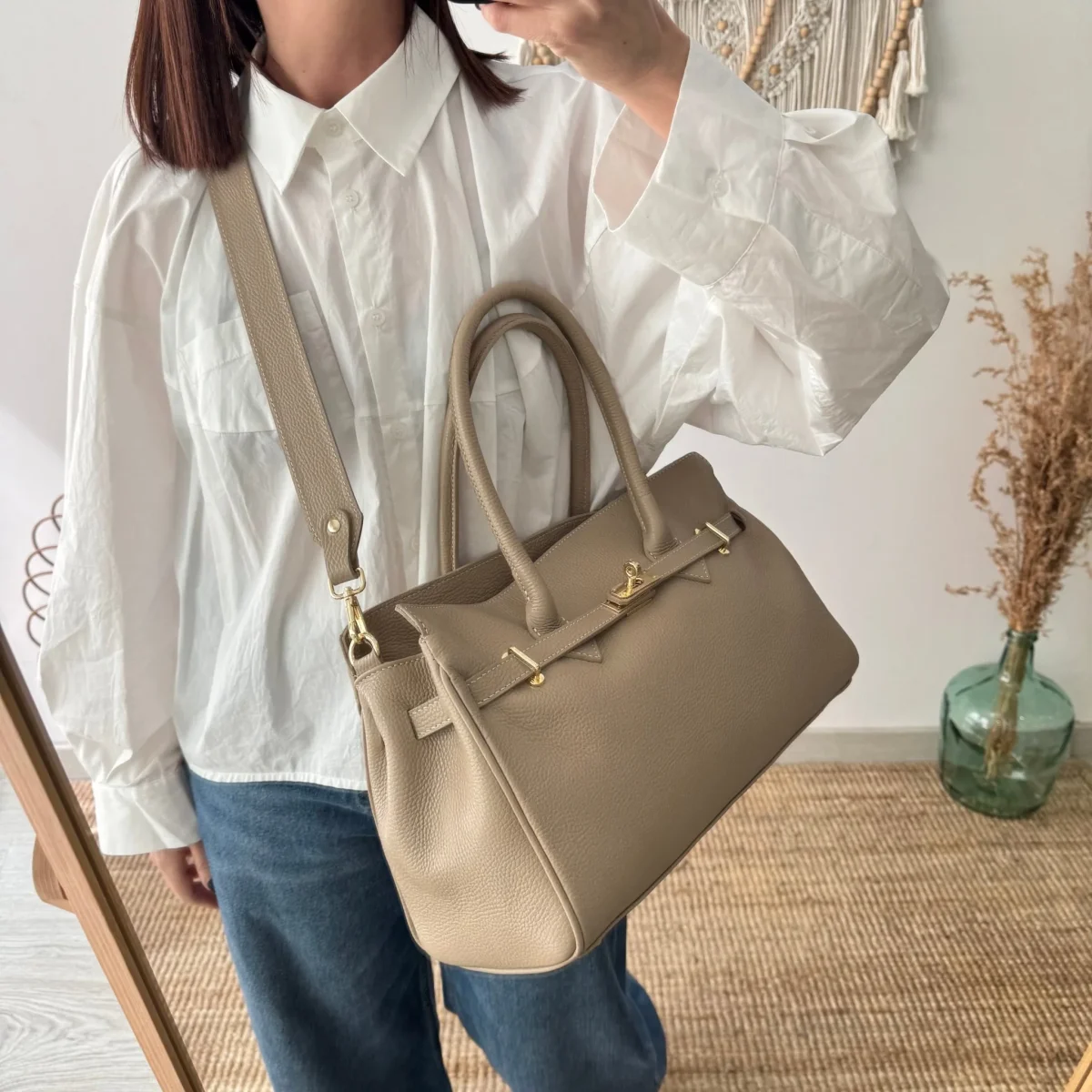 Bolso shopper taupe cierre dorado - Imagen 4