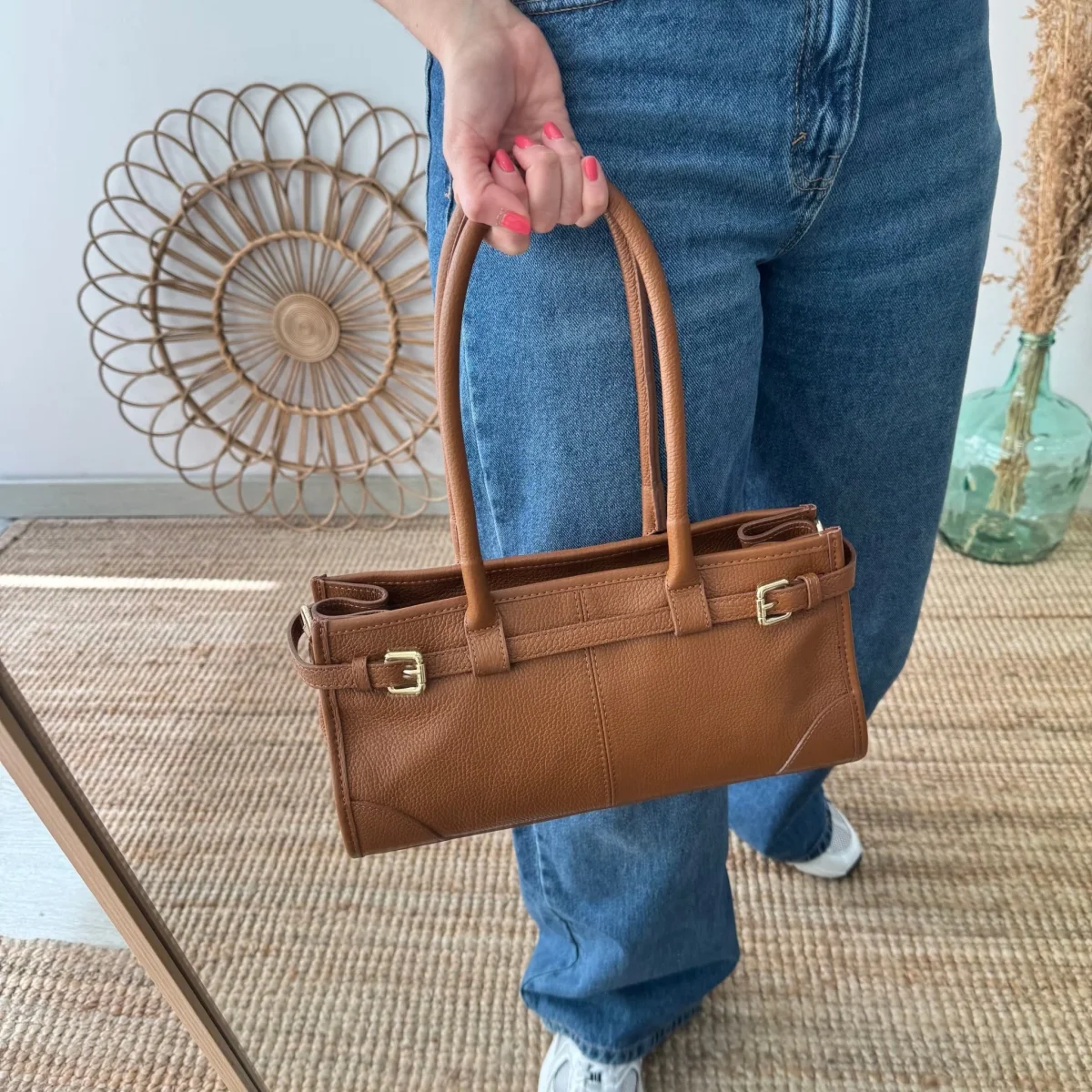 Bolso piel cierre cinturón camel - Imagen 4