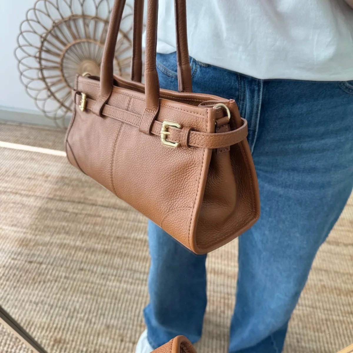 Bolso piel cierre cinturón camel - Imagen 6