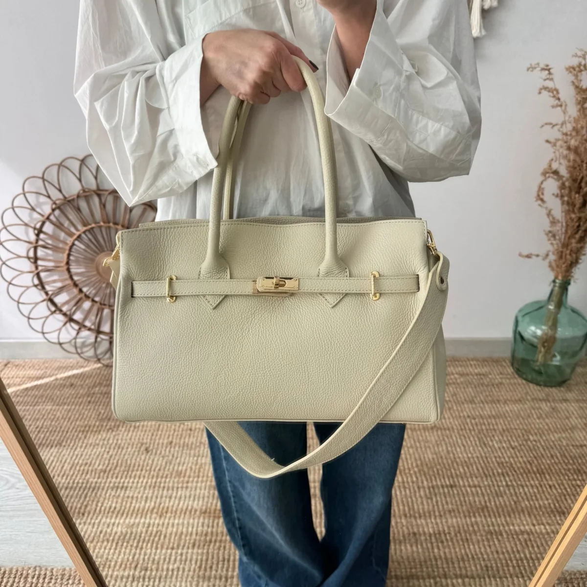 Bolso shopper beige cierre dorado - Imagen 4