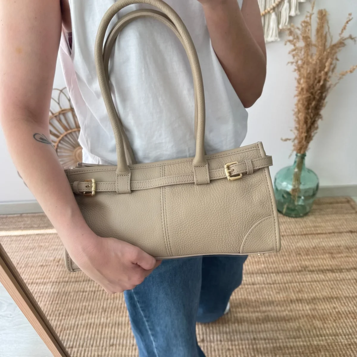 Bolso piel cierre cinturón taupe - Imagen 3