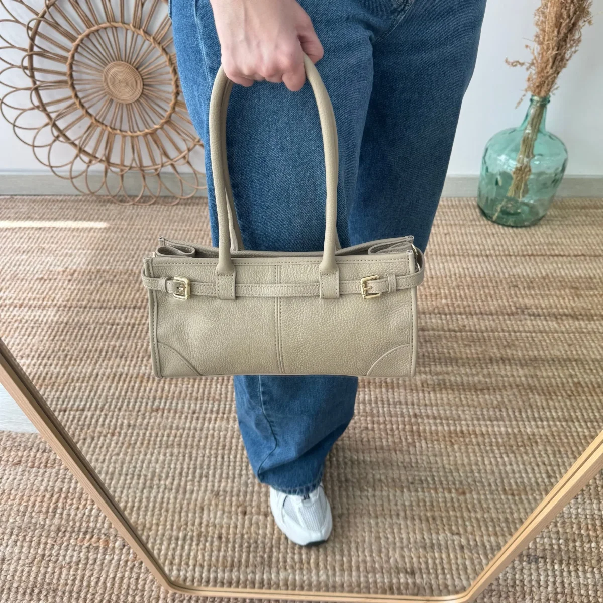 Bolso piel cierre cinturón taupe - Imagen 9