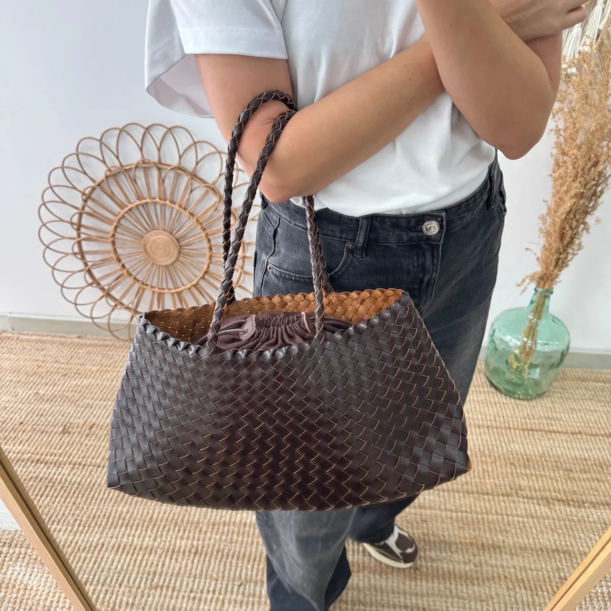 Bolso de piel trenzada trapecio marrón - Imagen 8