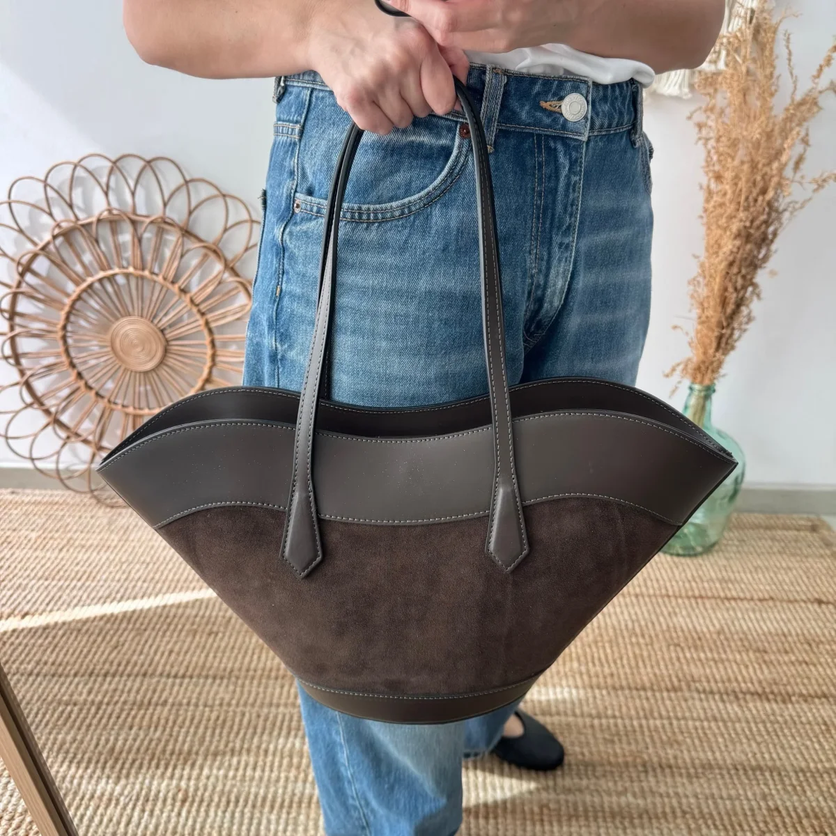 Tote estructurado en piel y serraje marrón chocolate - Imagen 2