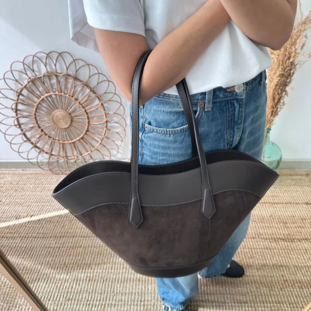 Tote estructurado en piel y serraje marrón chocolate - Imagen 4