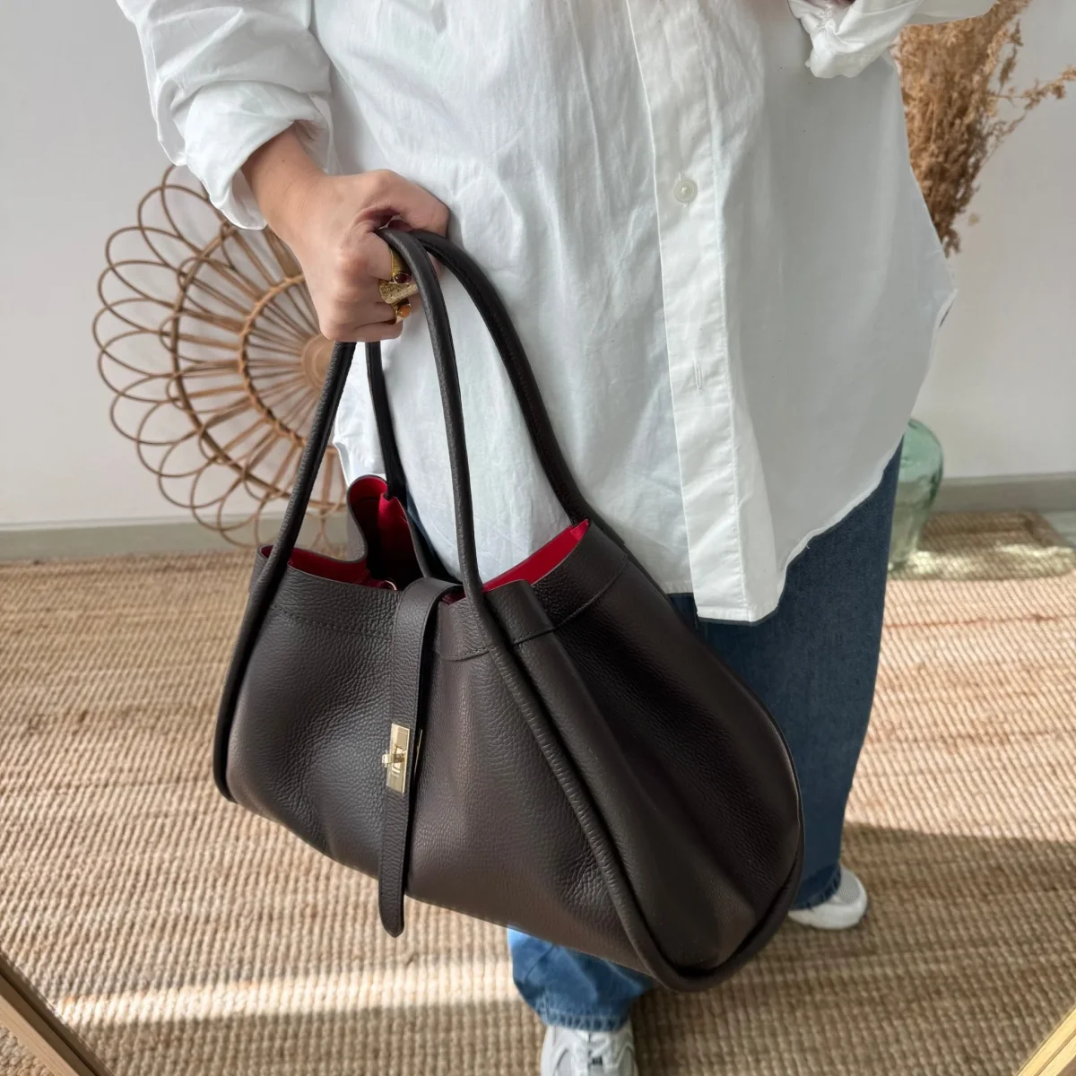 Bolso shopping piel marrón chocolate - Imagen 4